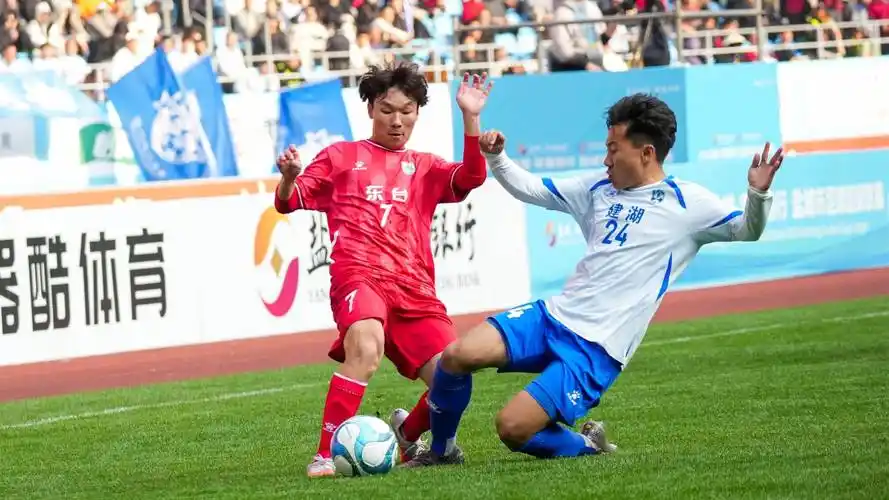 欧冠对决：利物浦 VS 巴黎圣日耳曼